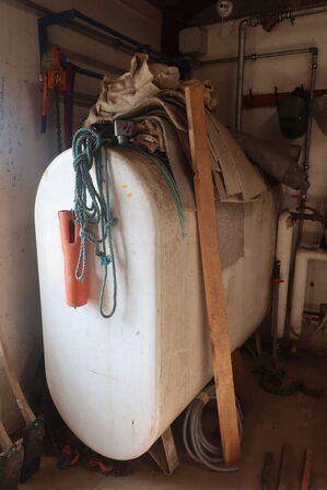 Miljøtank 1800 liter med 1500 liter diesel