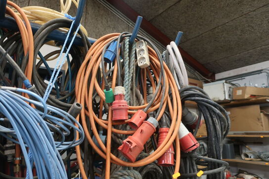 Kraftstik, tvillingeslange, svejseslange m.v. på stativ