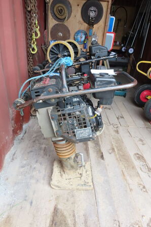 Jordstamper BOMAG BT 60/4