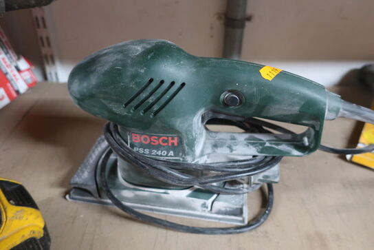 Skruemaskine DEWALT samt rystepudser BOSCH PSS 240 A