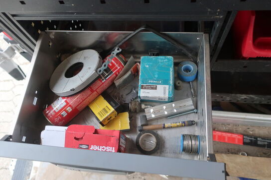 Diverse håndværktøj m.m.